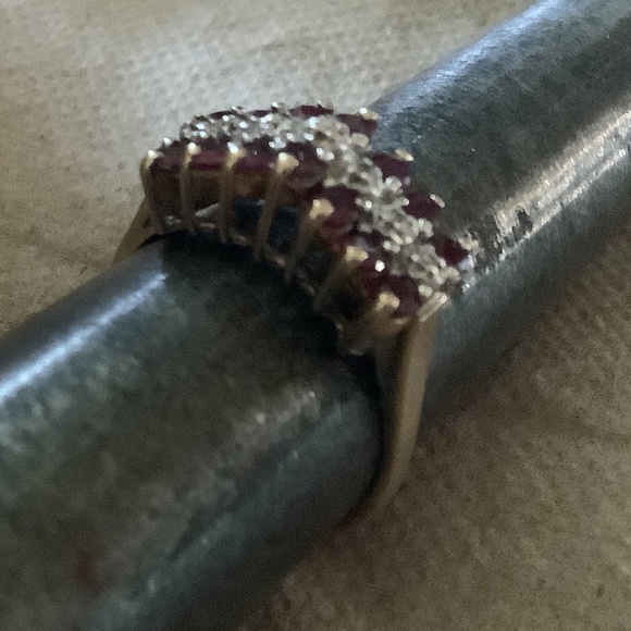 10k RUBY AND DIAMOND RING SIZE 8.5 - Picture 6 of 10